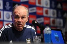 Grupo F: Sabella cede à pressão e escala 3 atacantes em treino