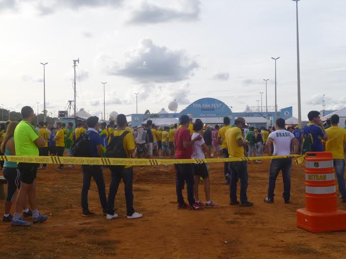 Grupo H: Filas gigantes para o acesso à FAN FEST em Brasília