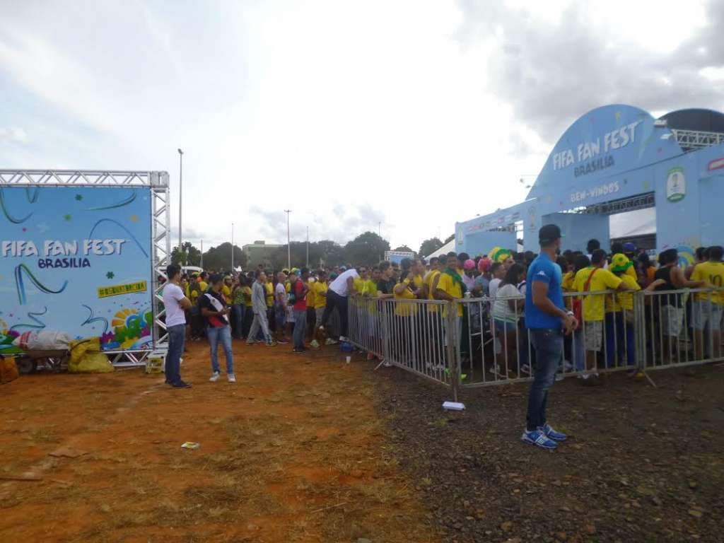 Copa 2014: Filas gigantes para o acesso à FAN FEST em Brasília