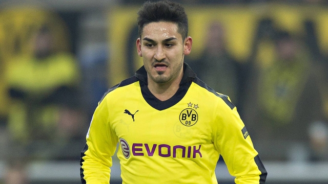 Alemão: Gündogan é operado e desfalca Borussia Dortmund por 3 meses