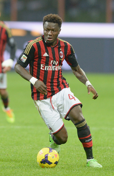 Italiano: Milan acerta renovação de contrato de Muntari até 2016