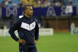 Após livrar Avaí do rebaixamento, Pingo estuda propostas