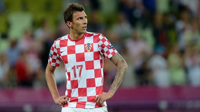 Grupo A: De volta à Croácia, Manduzkic fala em disputar o título
