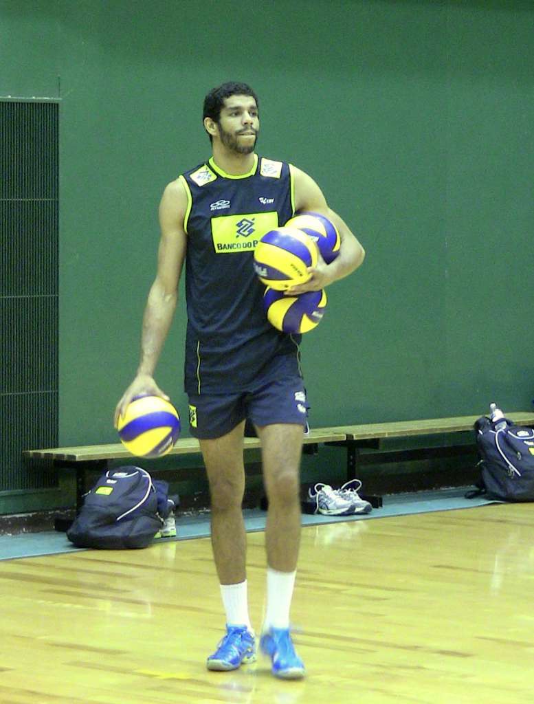 Volêi: Wallace pede Brasil ‘regular’ contra Polônia