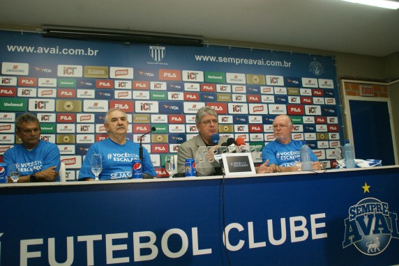 Série B: Com Geninho apresentado, Avaí procura reforços