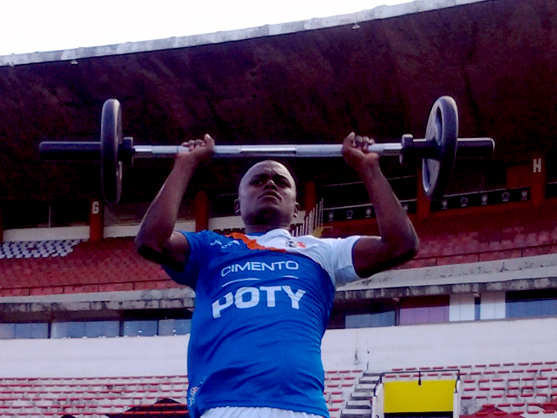 Série B: Sandro Manoel aprova mudanças no elenco do Santa Cruz