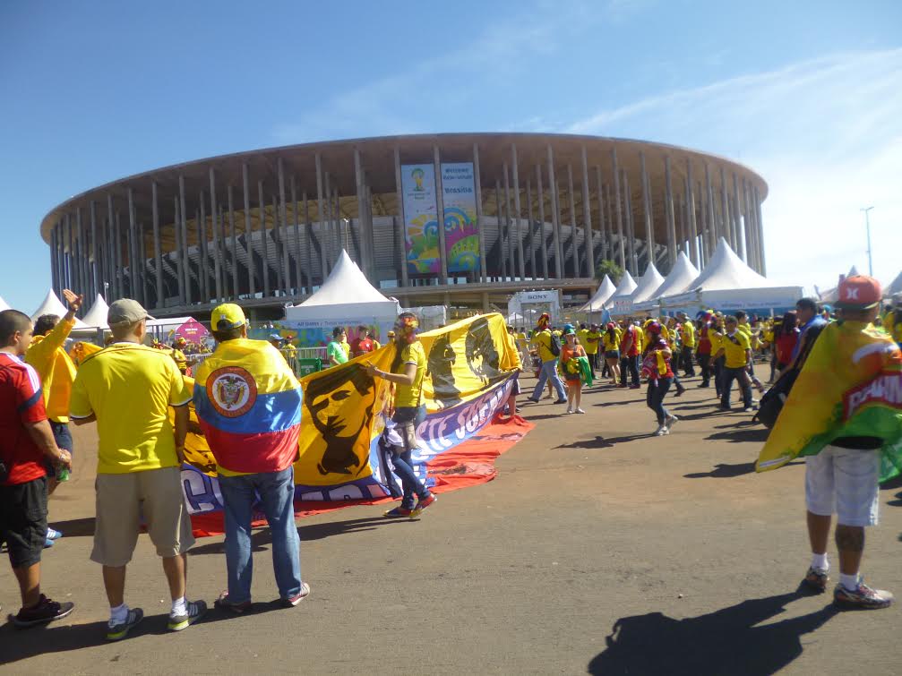 Grupo C: Colombianos tomam conta do centro de Brasília