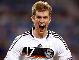 Grupo G: Mertesacker comemora o centésimo jogo pela Alemanha