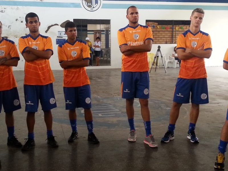 Série D: Confiança acerta com Jean