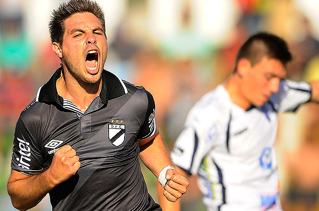 Figueirense contrata meia Felipe, lateral Cereceda e atacante Fornaroli