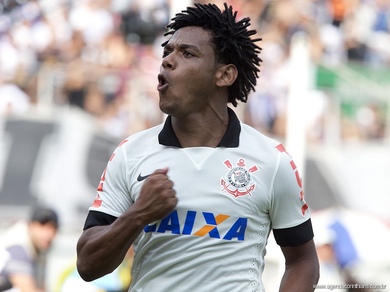 Romarinho promete cinco gols em clássicos no Brasileiro