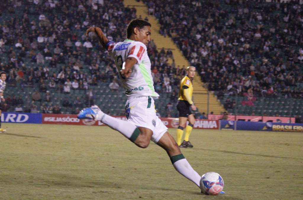 Liderando estatísticas importantes na Chapecoense, Rafael Lima enfatiza resultados pelos treinos