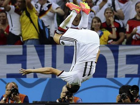 Grupo G: Alemanha deixa marca de Klose em 2º plano e adia festa