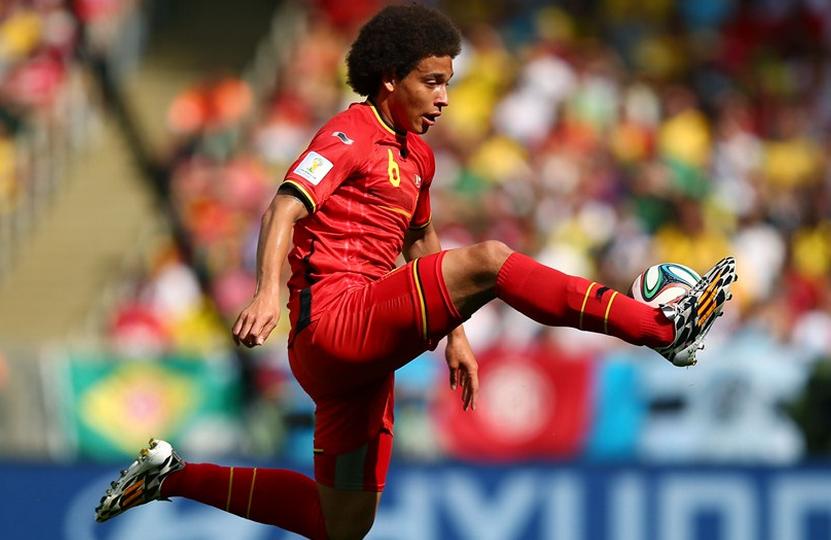 Torcedores protestam contra Copa dentro do Maracanã