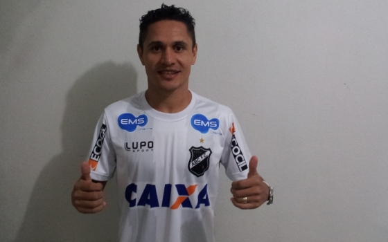 Série B: ABC apresenta volante Fábio Bahia em plena Copa