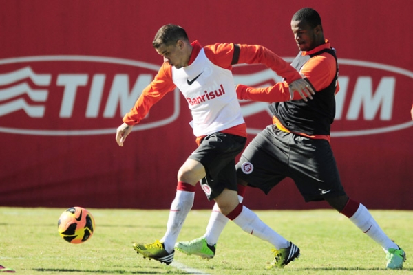 Com intoxicação alimentar, D’Alessandro não treina