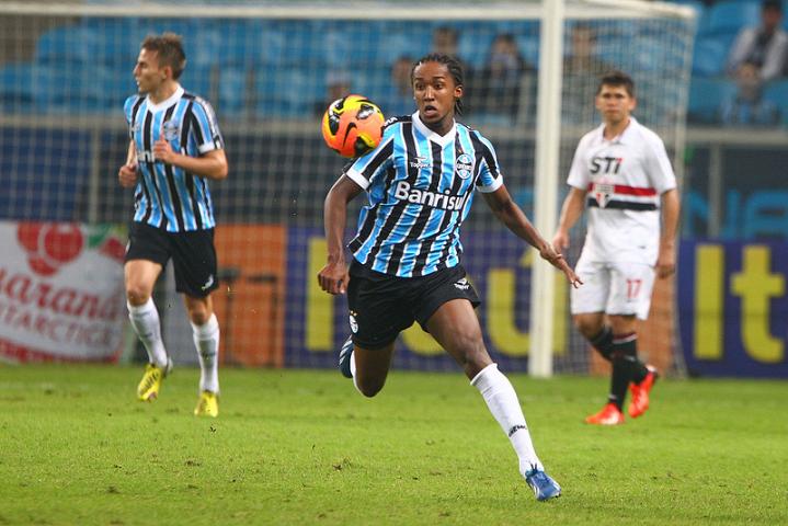 Série A: Matheus Biteco elogia intensidade de treinos do Grêmio