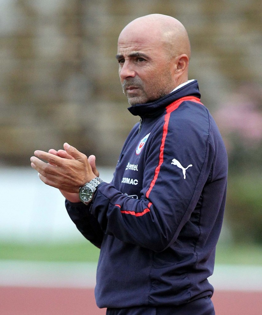 De olho no Brasil, Chile já retorna aos treinamentos