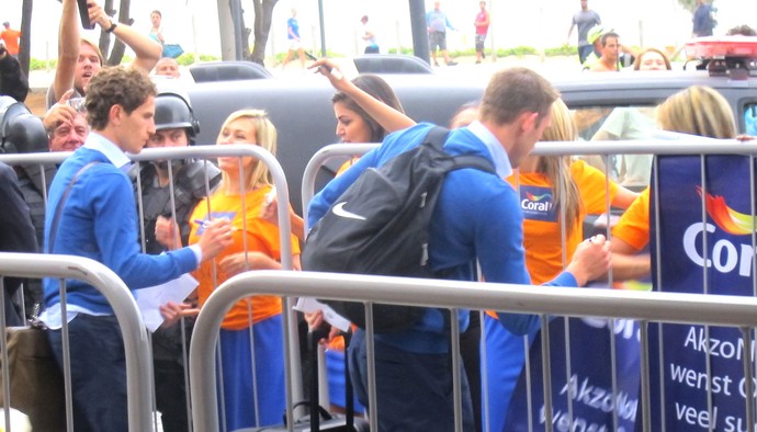 Holanda volta a treinar no Rio com foco só no México