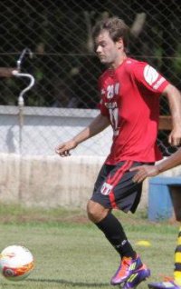 Série C: Após saída de 14 jogadores, Douglas Packer vai para o Chipre