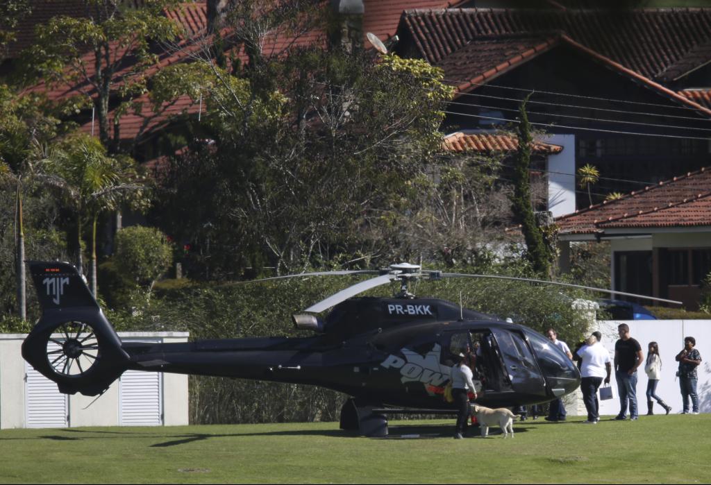 Davi Lucca chega de helicóptero - Bruno Kelly/AE