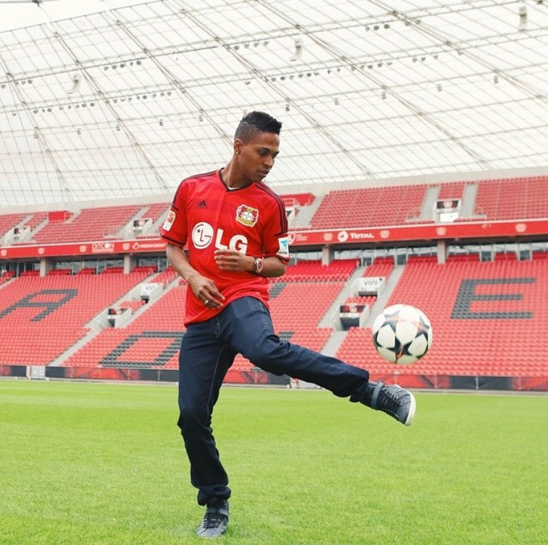 Wendell se apresenta ao Bayer Leverkusen