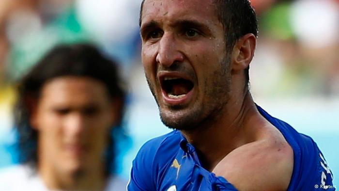 Fifa abre processo disciplinar contra Suárez por mordida em Chiellini