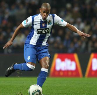 Manchester City contrata Fernando e ajuda o Vila Nova. Entenda!