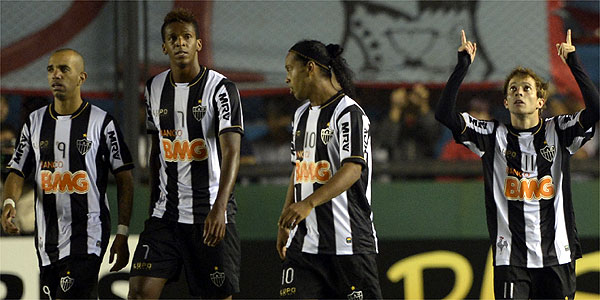 Clube do Egito anuncia acordo para tirar Ronaldinho do Atlético-MG