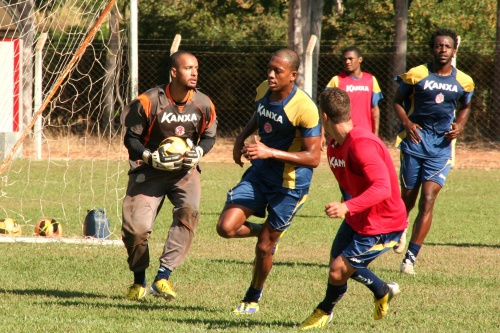 Série D: Penapolense vai em busca de reforços para fechar elenco