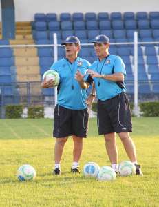Na segunda semana de trabalho, Paulo Roberto elogia a postura do elenco do São Caetano