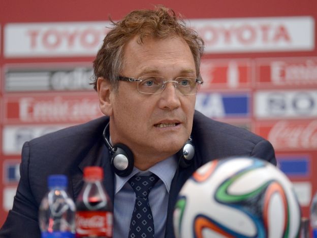 Valcke aconselha Luis Suárez a ‘procurar tratamento’