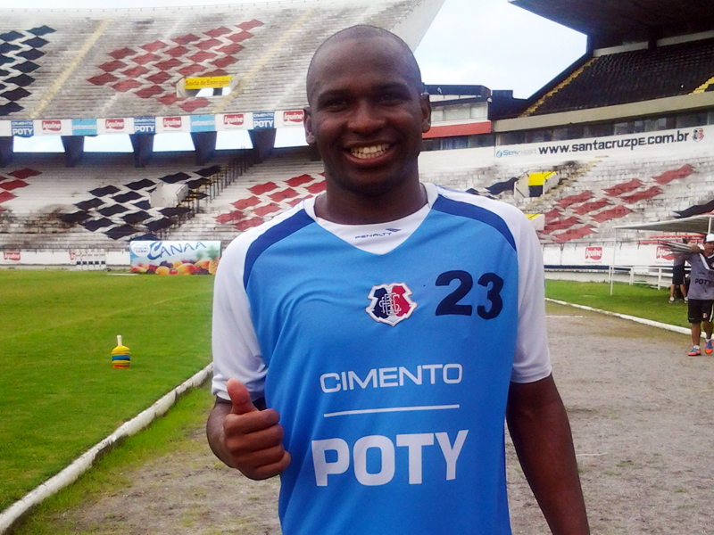 Série B: Após conversa, Santa Cruz decide pela permanência de Adilson