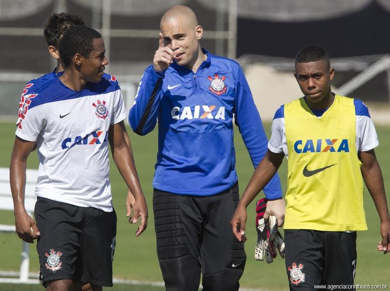 Série A: Mano Menezes monta time para encarar jogo-treino com o São Bernardo
