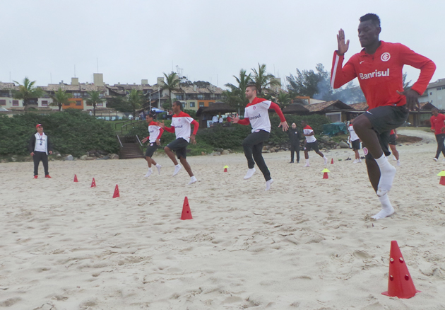 Série A: Chuva atrapalha treino do Inter em Santa Catarina