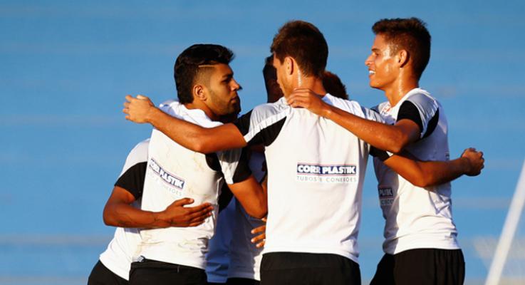 Série A: De olho no Brasileirão, Santos vence jogo-treino