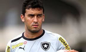 Edílson aprova ritmo forte nos treinos do Botafogo