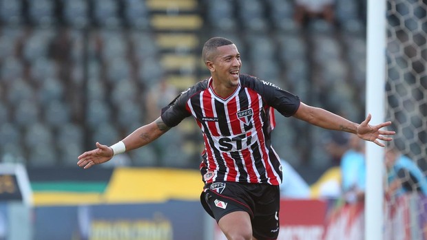 Antonio Carlos renova com São Paulo até o fim de 2015