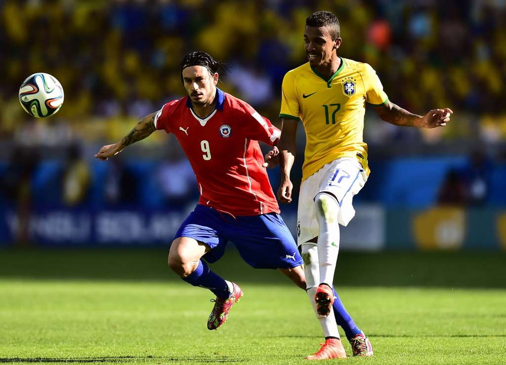 Felipão já prepara opções para o lugar de Luiz Gustavo