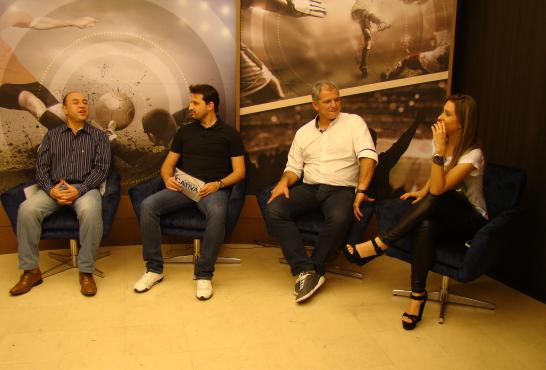 O debate é sempre inteligente, com participações especiais