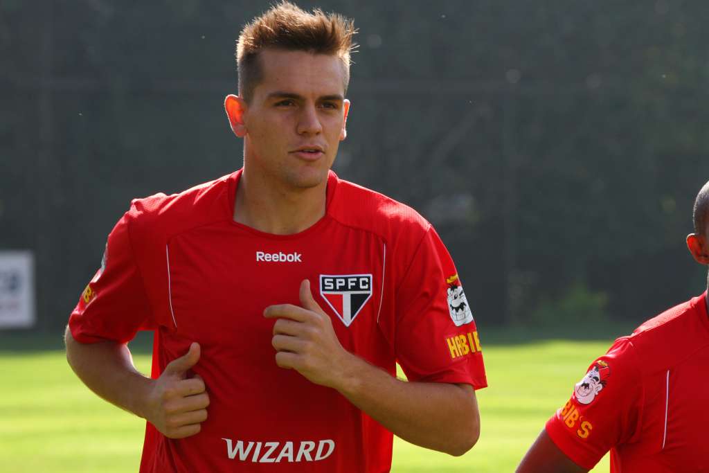 Até que enfim! São Paulo confirma retorno de Rafael Toloi