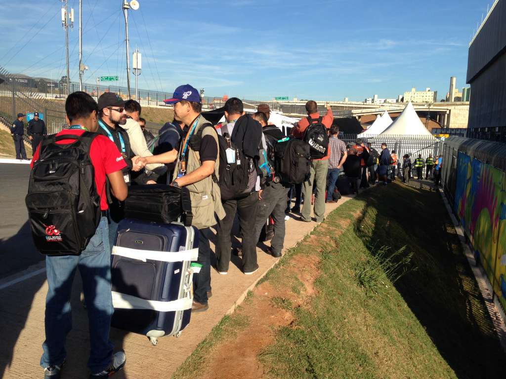 Padrão FIFA não funciona e Centro de Imprensa atrasa abertura dos portões em São Paulo