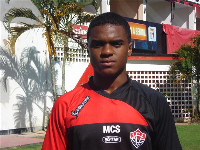 Série C: Salgueiro acerta com atacante Edson, do Vitória