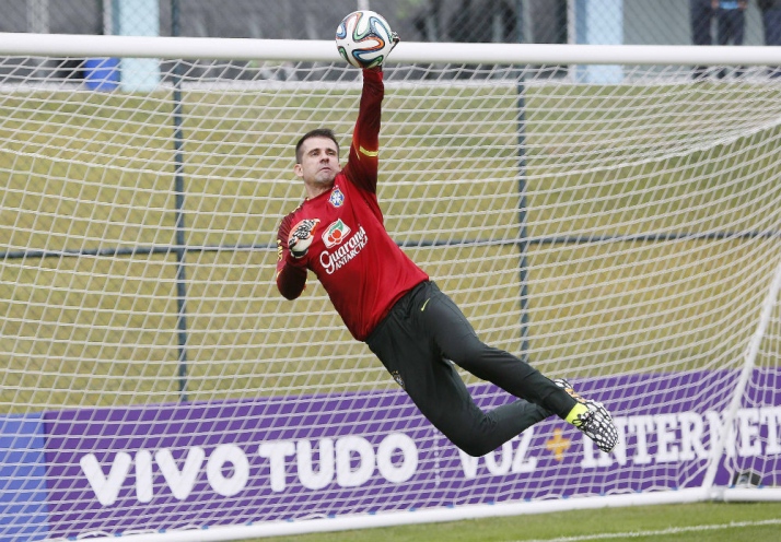 Copa 2014: Victor vê relação de título do Atlético-MG na seleção