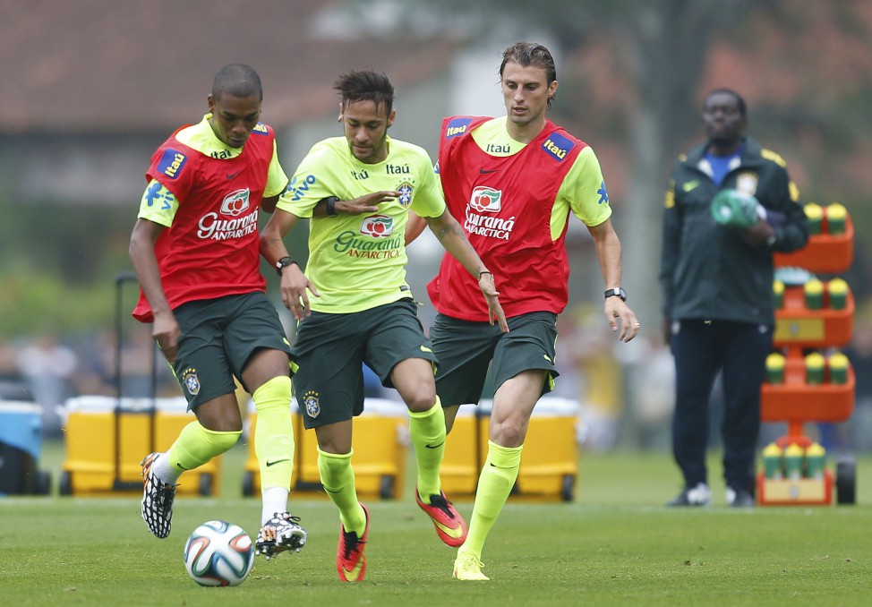 Copa 2014: Neymar recebe tratamento intensivo para pegar Colômbia