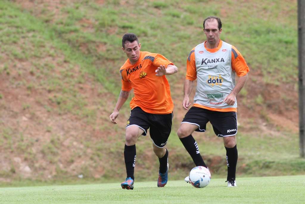 Criciúma empresta dois jogadores da base para o Náutico