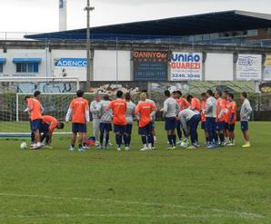 Jogadores do Avaí reunidos com a diretoria