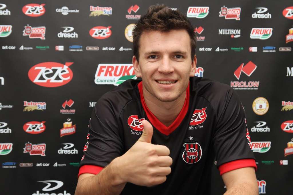 Série D: Brasil acerta com Eduardo Brock