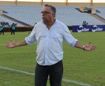 Josué Teixeira, treinador do River-PI