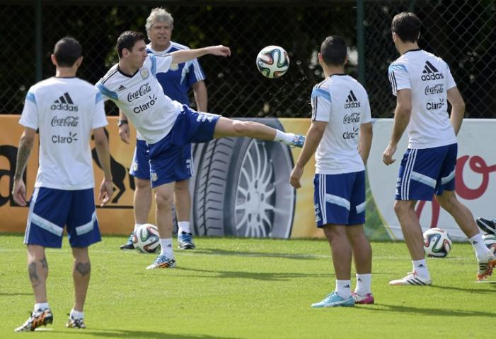 Copa 2014: À vontade, Messi mostra que esta pode ser a sua Copa